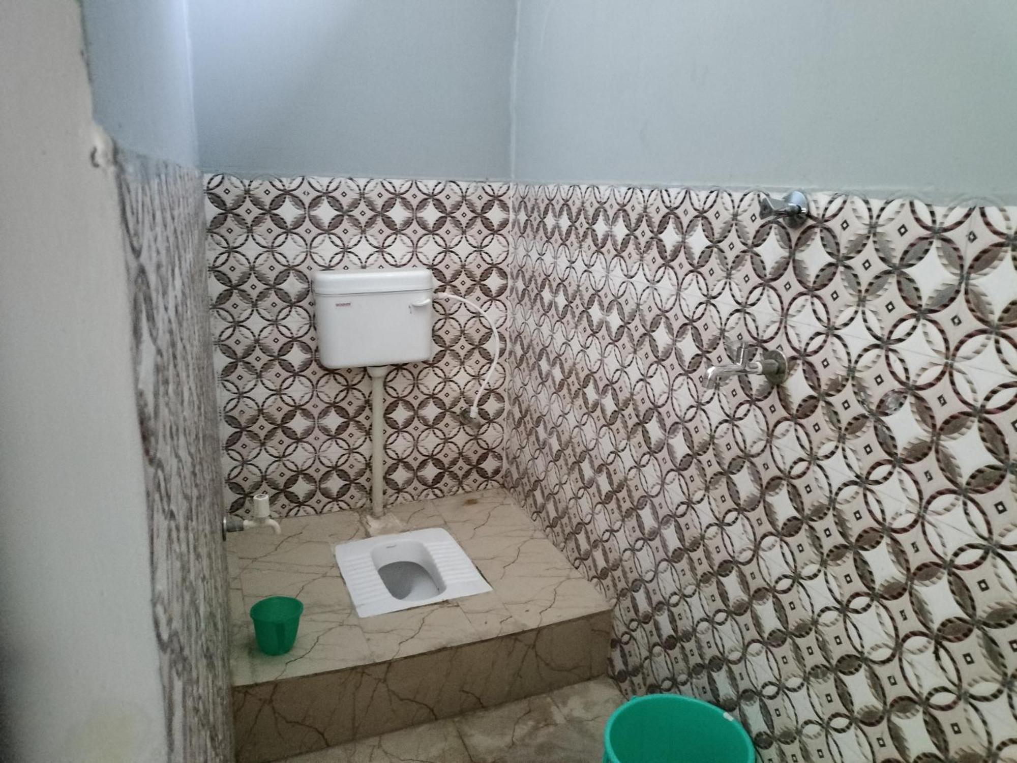 Hotel Radhey Krishna Патна Екстериор снимка